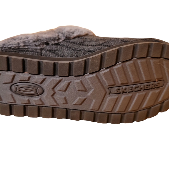 Slippers - Picture 3 of 3